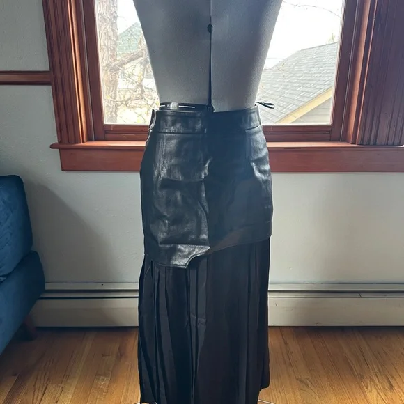Commense Black Asymmetrical Skirt - Picture 1 of 2